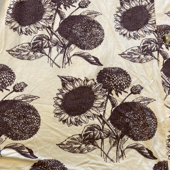 Kate Quinn sunflower dress - Picture 2 of 3